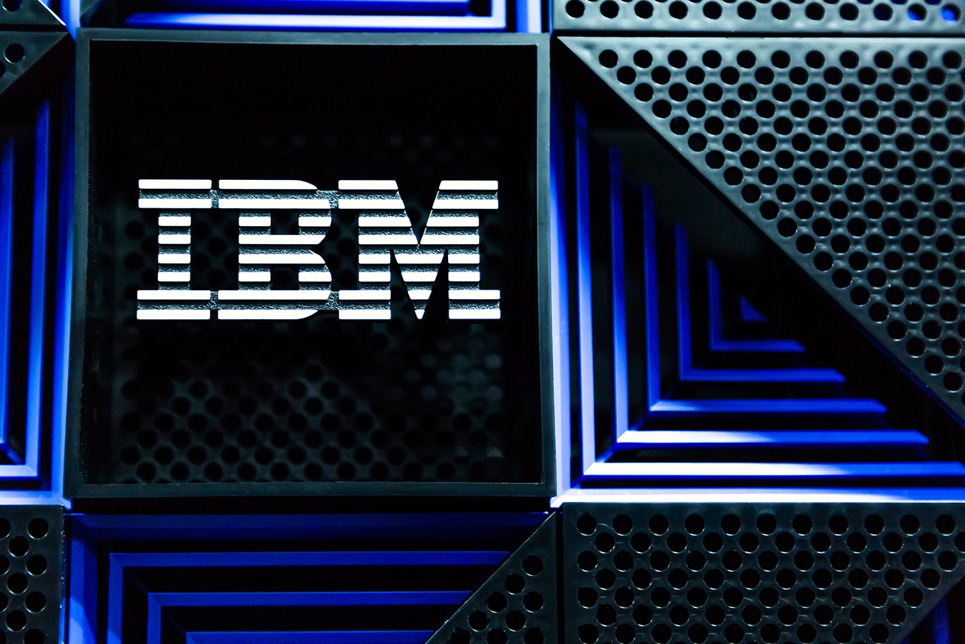 How Strategic Partnerships Help IBM Deliver AI And Hybrid Cloud To Customers | Bernard Marr